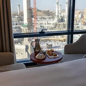 5* Hotel Al Safwah First Tower 1